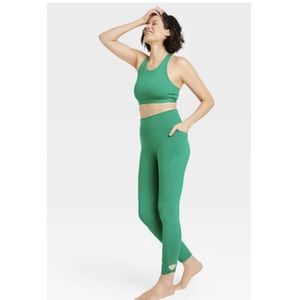All in motion Emerald Legging and Sports bra set!